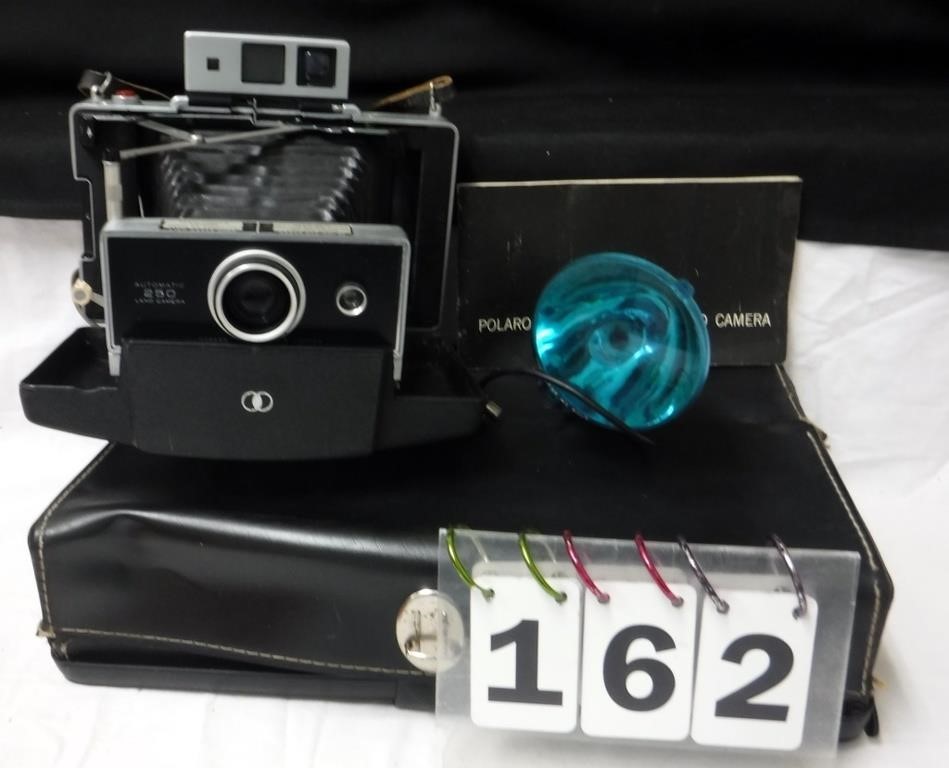 Vintage Polaroid 250 Land Camera-Case-Flash