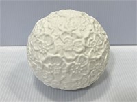 Ceramic white floral light sculpture