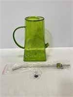 Dr. Uang green plastic water can for indoor use