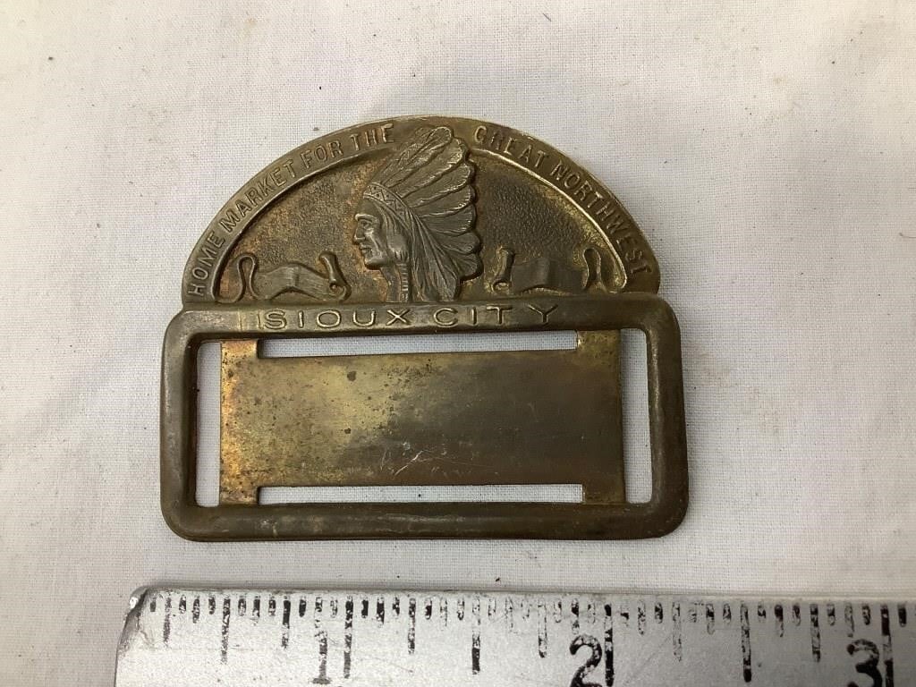 Home Market, Sioux City Iowa Brass Pin