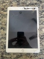 Apple Ipad cracked and untested