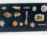 Vintage Brooches (14) Total