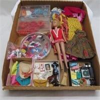 Mattel Barbie Dream House / Accessories / Clothing