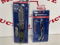 (2) Smith & Wesson Folding Pocket Knifes