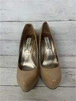 Tan heels Womens Shoes size 6