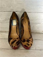 Leopard print heels Womens Shoes size 7.5