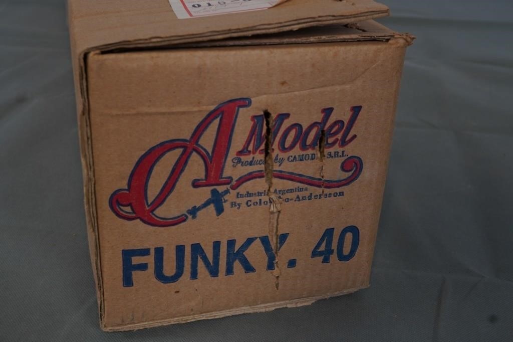 Funky .40 Camodel S.R.L.