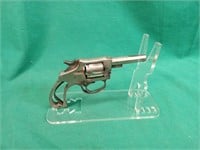 H&R 1906 22RIMFIRE revolver. 

SN42985