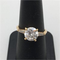 14k Gold Ring With Clear Stones