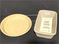 Pampered Chef Loaf Pan & Pie Plate