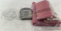 Assortment of Glass Kitchenware & Tablecloths