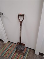 Vintage D handle Square nose shovel