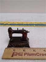Sewing machine pencil sharpener