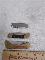 Group of pocket knives