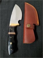 New hunting knife with leather sheath 9.5 in with