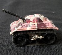 Vintage windup m-57 tank 10 toy with pink and