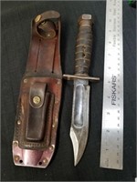 Vintage 1975 Camillus Pilots survival knife