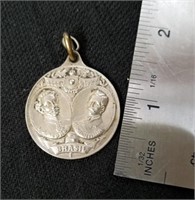 Very interesting necklace pendant 1822 to 1922 D