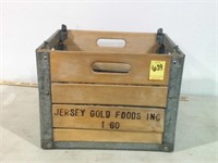 JERSEY GOLD WOOD MILK CRATE