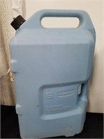 Rubbermaid 6 gallon water container