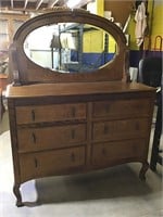 Hardwood 6 draw dresser w/beveled mirror***