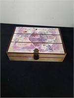 10x 7.25 x 2.5 in decorative tea box with