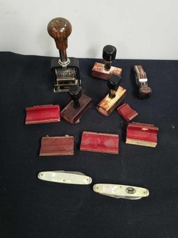 Two vintage knives and vintage stampers