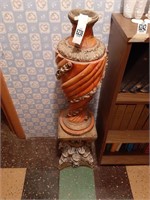 Decor vase with stand