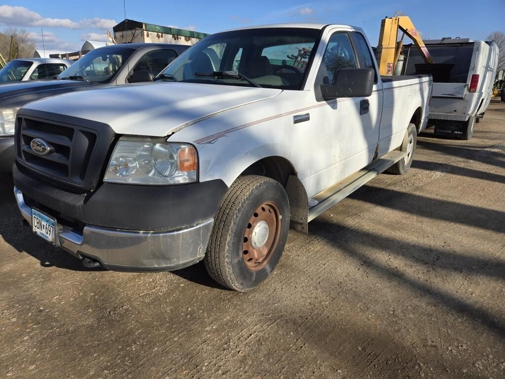 Ford F-150 XL 4X4 pickup xcab 8ft. Box spring