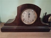 Seth Thomas mantle clock with key, 17" x 9.5"