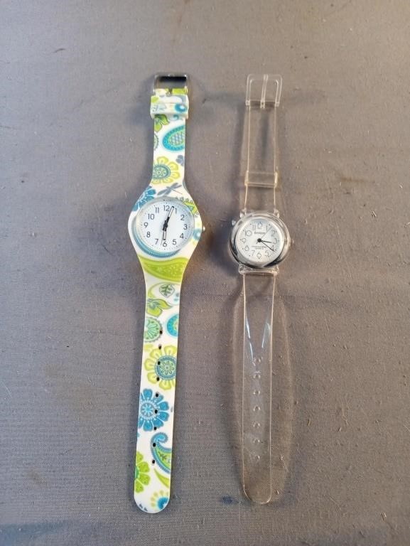 2 plastic women's watches