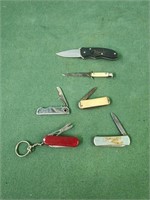 Assorted small pocket knives
