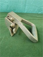 Carpet clamp tool