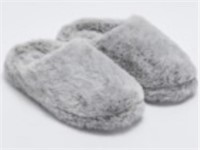 Woman’s Plush Grey Slippers (Size 9-10) 

New-