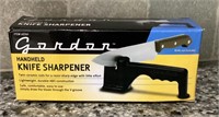 Handheld knife sharpener