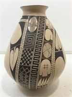 Signed Bety Guillen Mata Ortiz Pottery Vase.