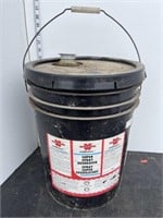 1/2 pail of super spray degreaser