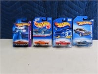 (4) on card PLYMOUTH ROAD RUNNER HotWheels Cars