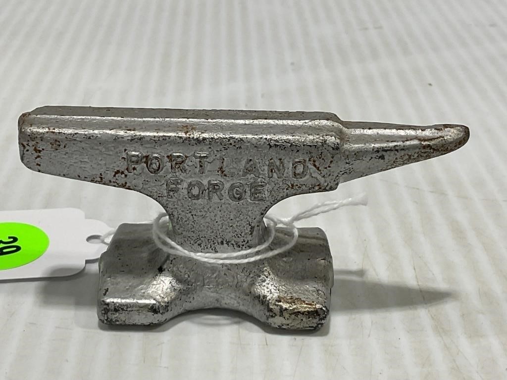 PORTLAND FORGE 1909-1987 ANVIL PAPERWEIGHT