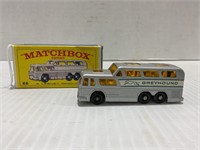 MATCHBOX NO.66 GREYHOUND BUS IN ORIGINAL BOX -NICE