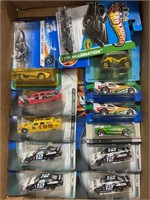 LOT OF 13 HOT WHEELS - NEW IN PACKAGE