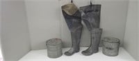 PRO LINE SIZE 10 WADER BOOTS & 2 MINNOW BUCKETS