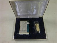 small Sears transistor radio, with case