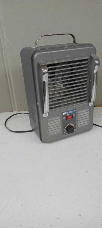 LAKEWOOD MODEL 792/A HEATER WORKS WELL