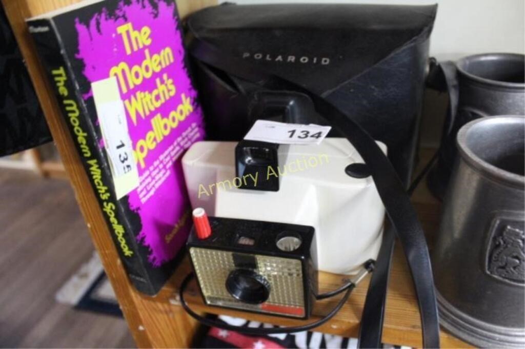 POLAROID CAMERA AND POUCH