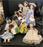 12 Little Women, Madame Alexander Dolls.