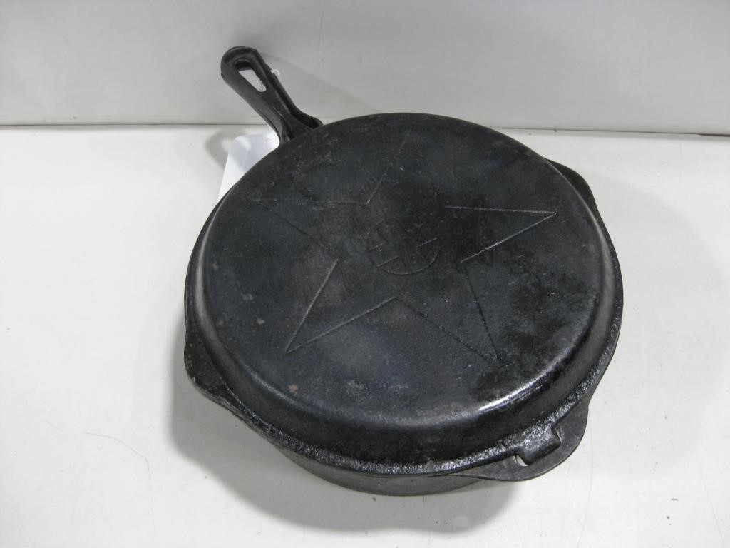 Vtg Cast Iron Lodge Hinged Double Skillet See Info