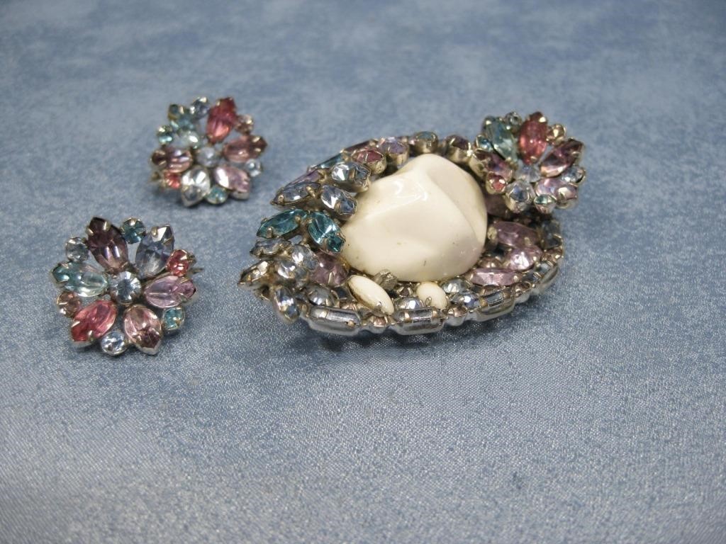 Vtg Rhinestone Brooch & Earrings Set