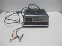 Schumacher 10Amp Battery Charger Powers On