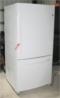 GE 22.3 cu ft refrigerator, 67" T